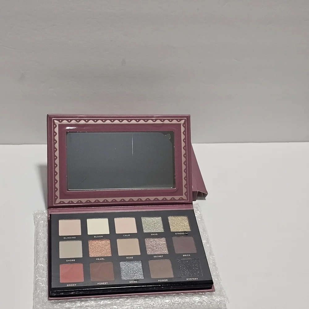 NEW Ace Beautē Smoky Roses Eyeshadow Palette
